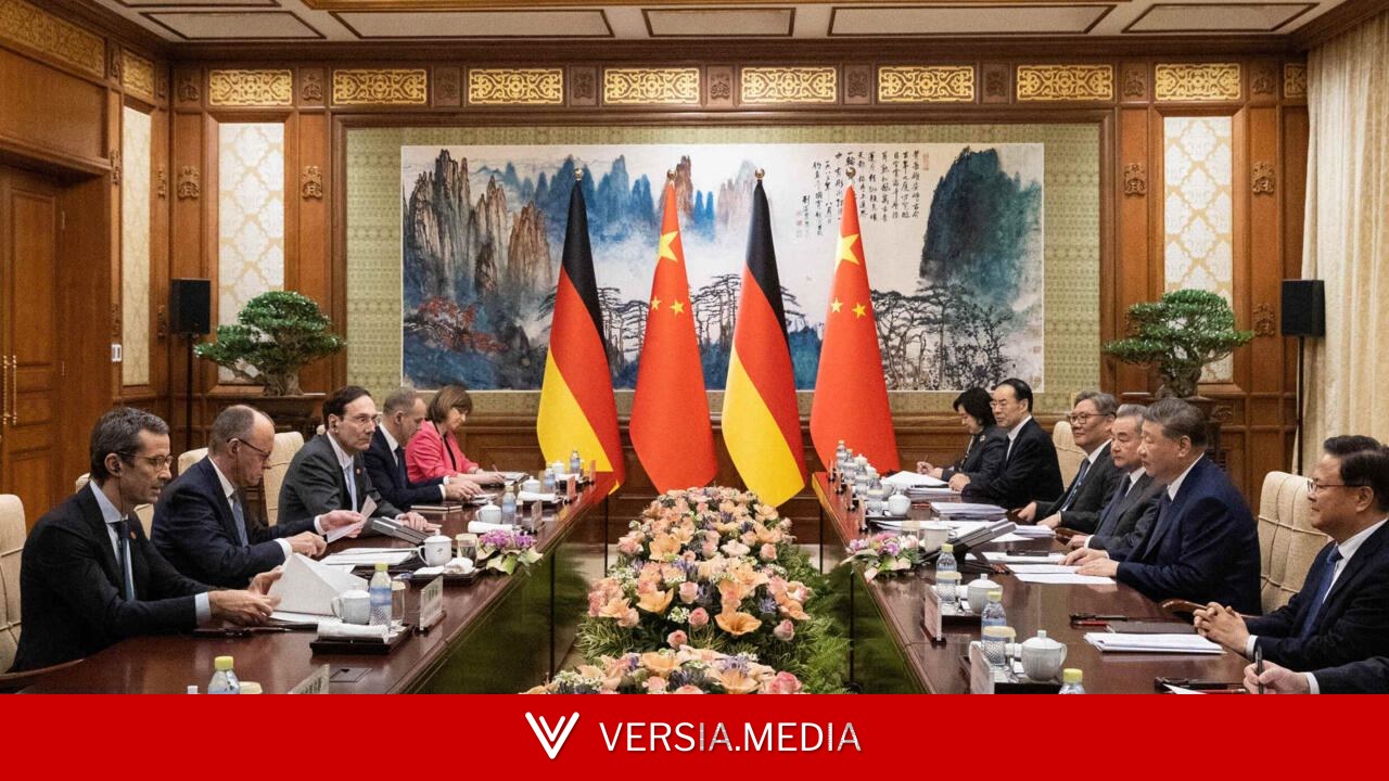 德国总理默茨罕向中国发难：“人民币被低估了20%到30%，这需要讨论”